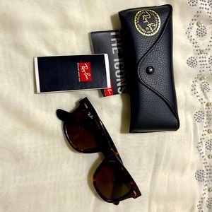 Ray-Ban Sunglasses barely used.